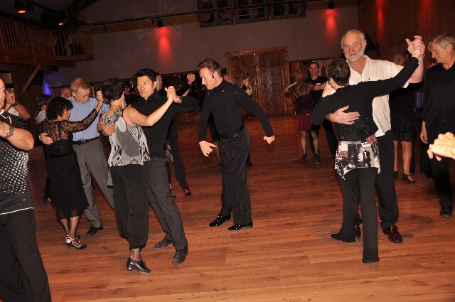 min 2009 11 29 station danse 083